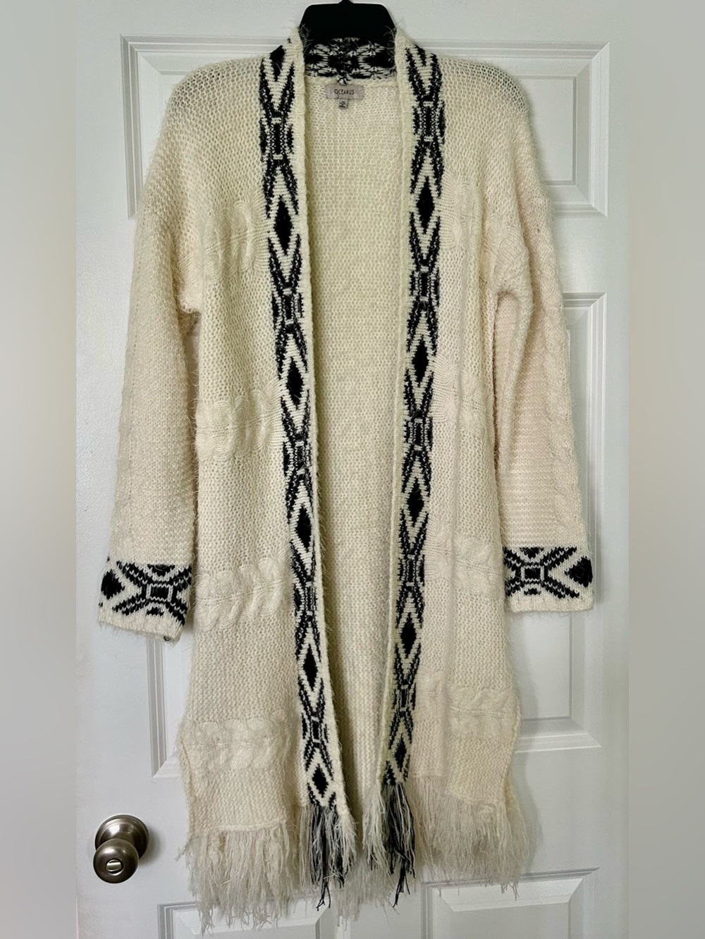 Oceanus Ivory Open-Front Fringe Cardigan with Black Geometric Trim